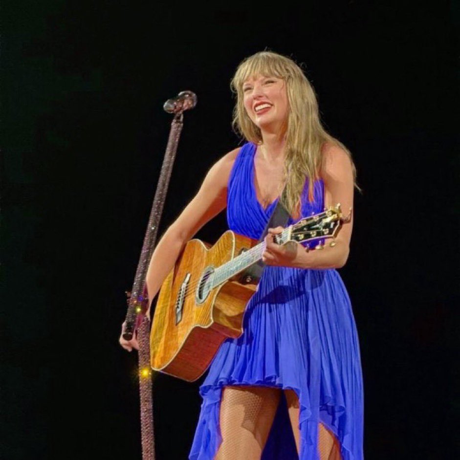 blue surprise song dress I was expecting yellow orange or purple for the surprise song dress to  match the 1989 set and then she comes out in BLUE ?!!! She really just does  anything!! Love her 🧡💜💙