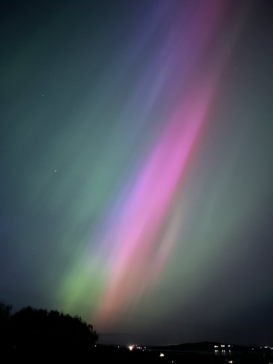 Aurora Borealis ar An Áird Mhóir, Conamara - 10/05/24 ⭐️