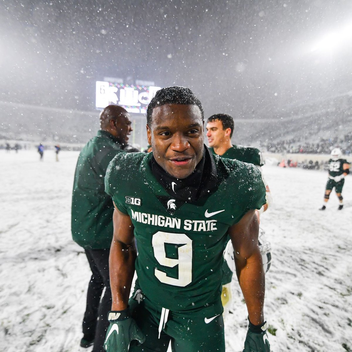 #AGTG After a great conversation with @coach_meat & @Levi_bradley312 , I am blessed to announce that I have received an offer from Michigan State University. @Coach_Levin @WRvsEVERYBODY @CGoffology #gogreen #michiganstatespartans