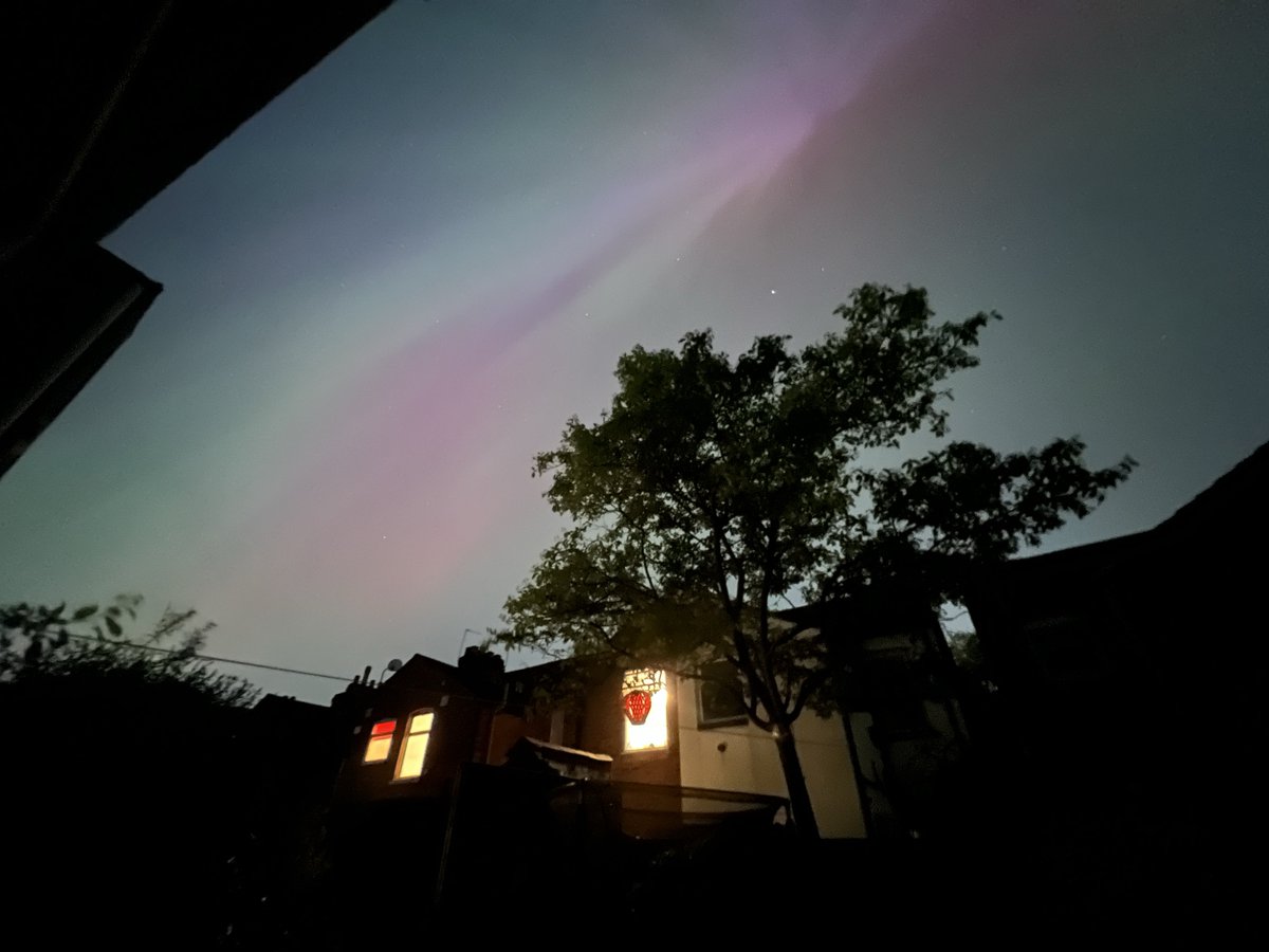 iWilburnArt's tweet photo. #aurora from #Hull #hu5
@BBCLookNorth @peter_levy https://t.co/0jt40uqVHS