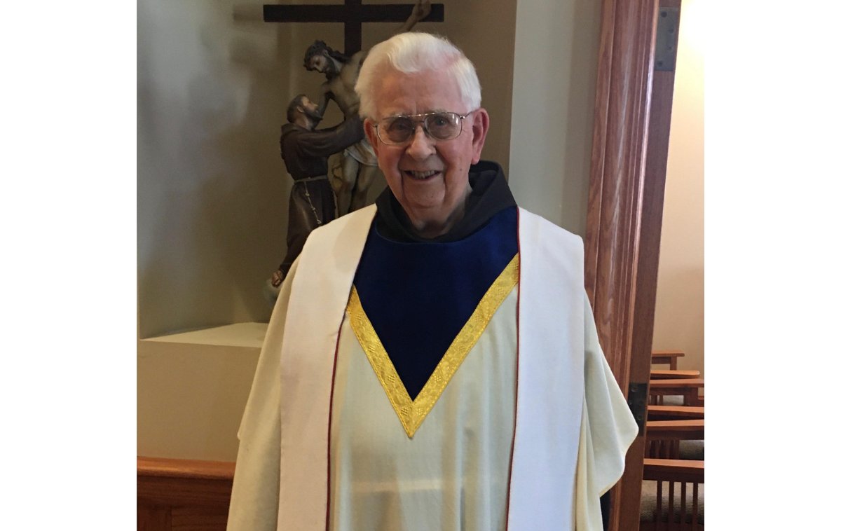 It is with sadness that we said goodbye to Br. Irenaeus Kimminau passed away on April 29th at 103 years old. Please pray for the repose of his soul. To read his full obituary, click here: bit.ly/4dtOnve