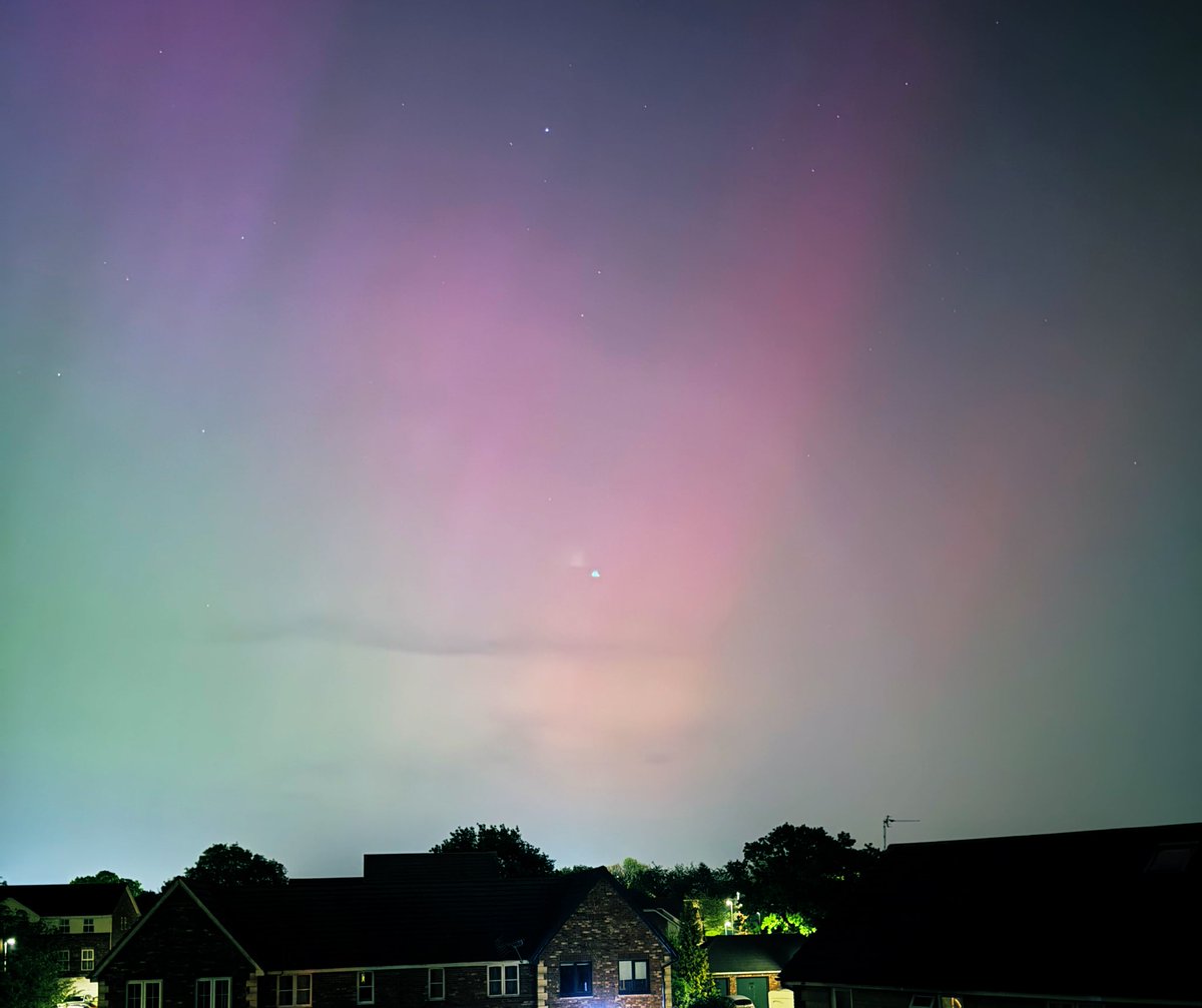 Northern Lights are out in Bristol tonight!
