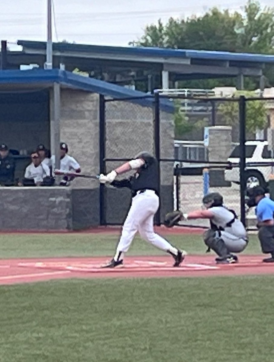 The Pirates lead the (EP Hanks) Knights after one inning 4-0 thanks to a 2-run 💣 by @tw_haynes, his fourth of the playoffs. @LCPbaseball