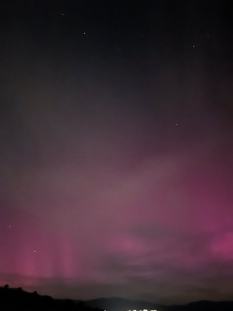 Aurora boreal desde el Cerro de San Pedro (Colmenar Viejo, Madrid) 😍😍😍😍😍