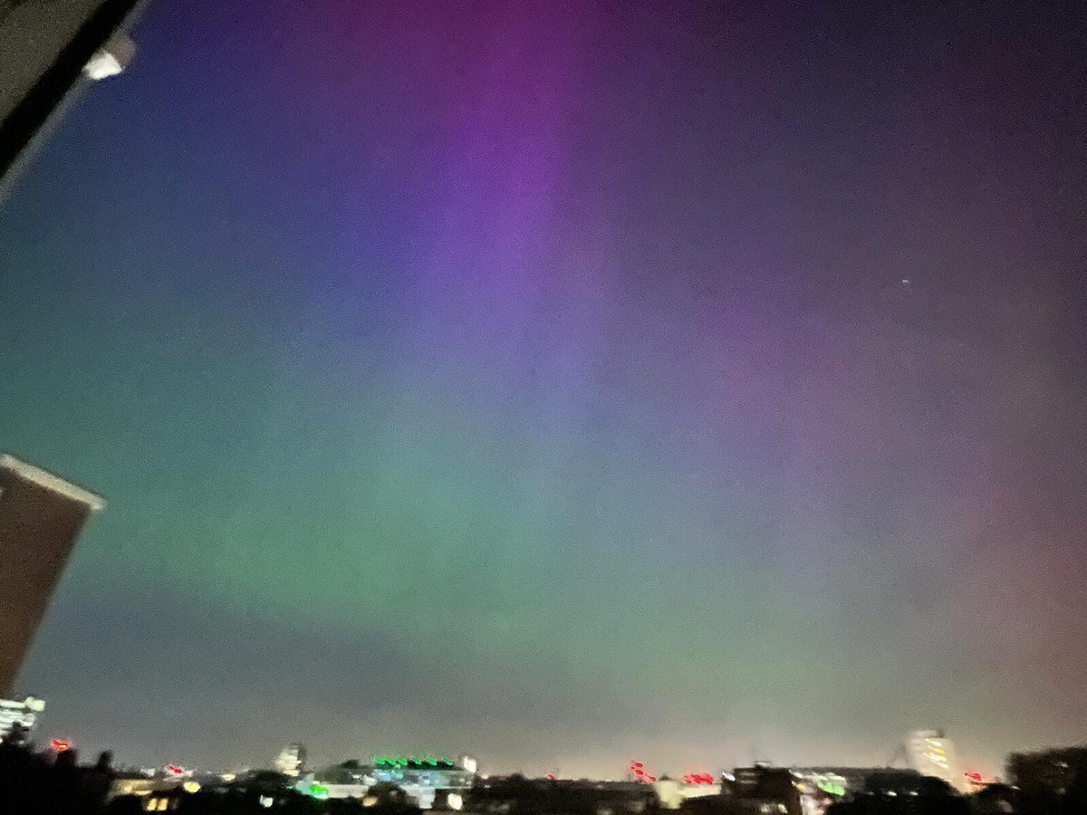 Seeing this has left me lost for words! For us Londoners, this is history…
#london #auroraborealis #NorthernLights #loveukweather 
@metoffice @bbcweather