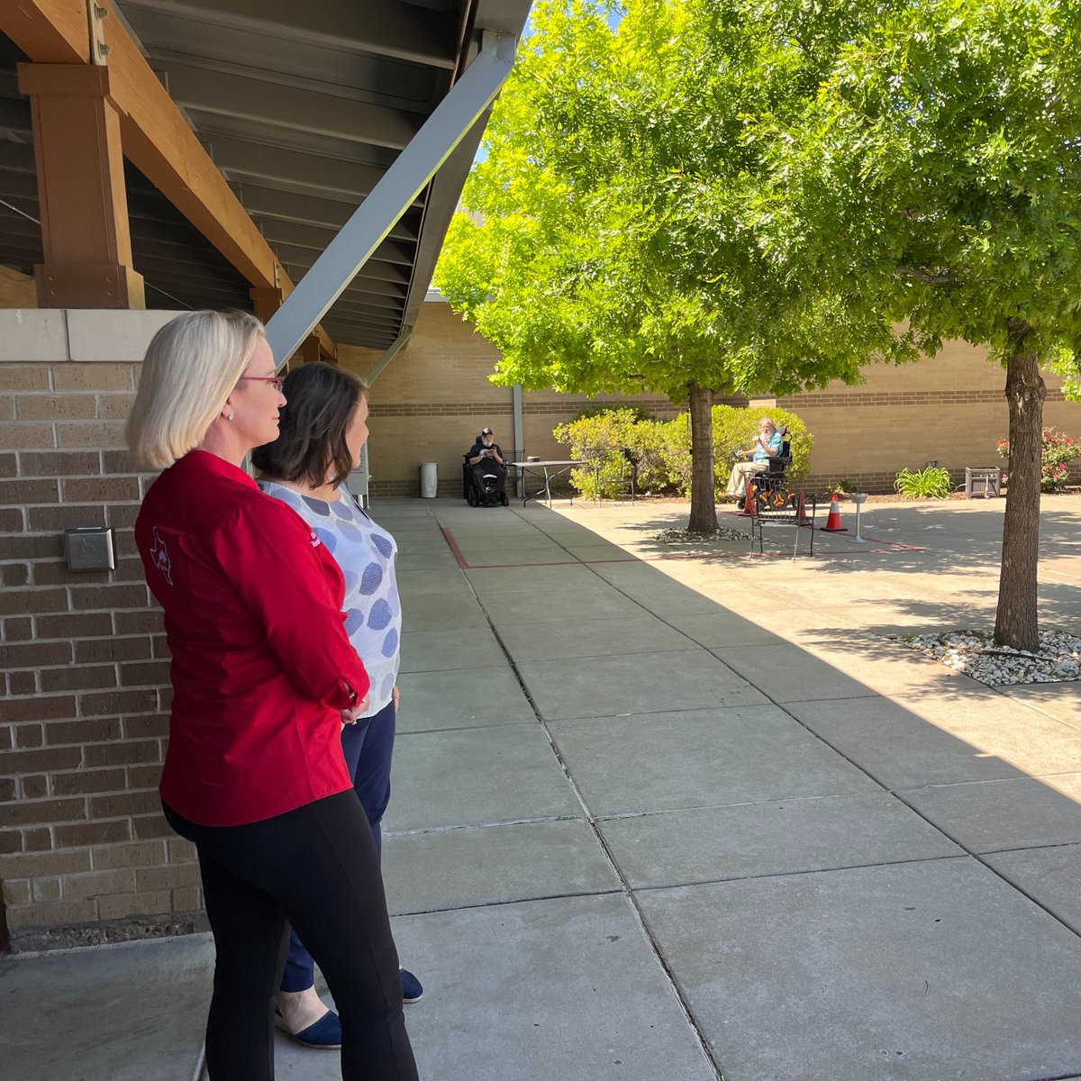 Commissioner Buckingham visited with Veterans at the Ussery-Roan Texas State Veterans Home. The @TexasVLB proudly runs 10 long-term care facilities throughout the state!