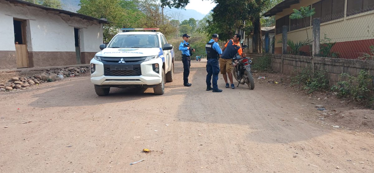 UMEP #22 Naranjito Santa Bárbara, para mantener el orden público y evitar la comisión de faltas y delitos agentes policiales realizan Patrullajes en diferentes sectores de ese municipio.