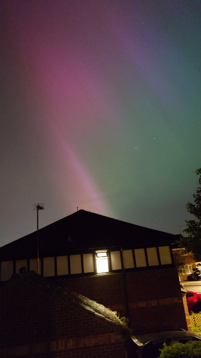 Some impressive shots of the Aurora from my bedroom window in Aylesbury