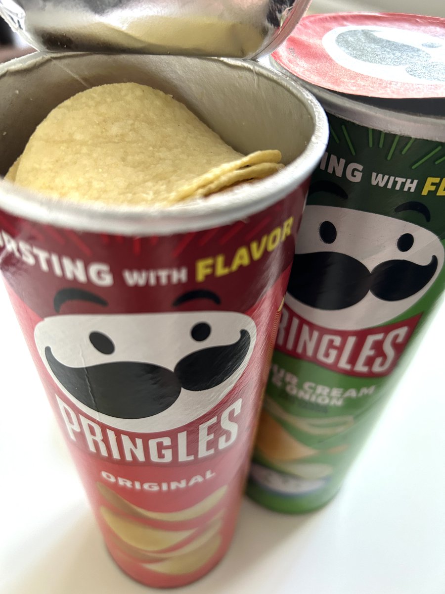 確かアメリカのプリングルズと、日本のプリングルズでは生産国も味も違うよね…。, image size:900x1200