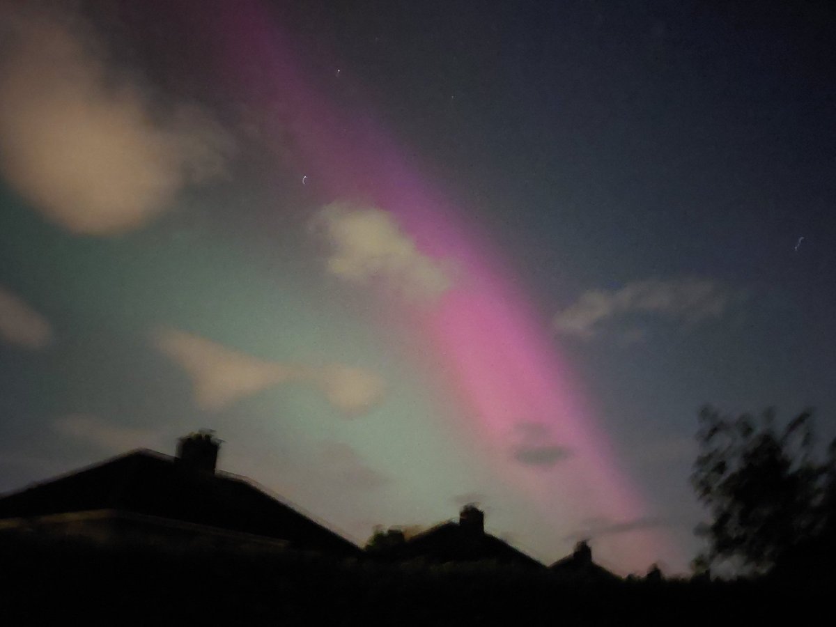Well now, I didn't expect to see this in Santry tonight #NorthernLights