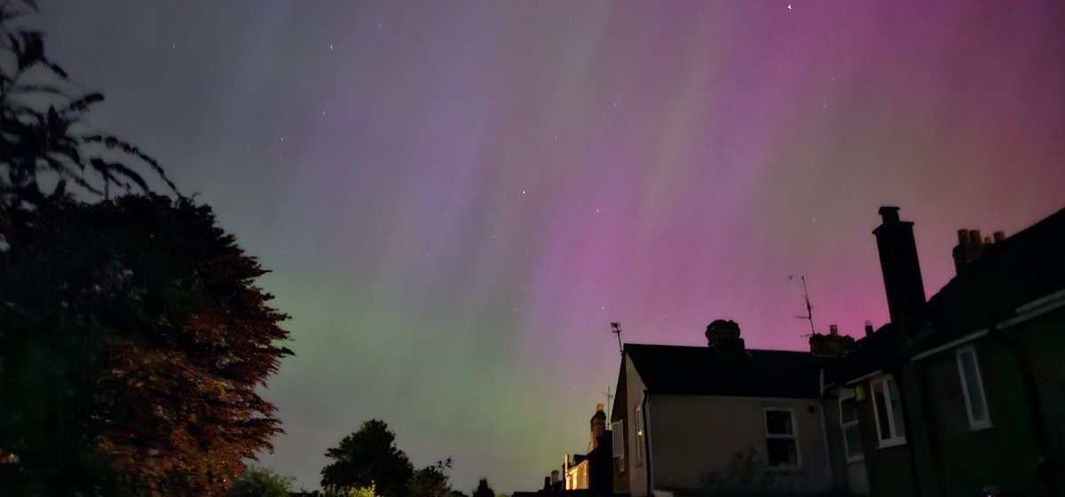 Ridiculous to see this over Aylesbury @VirtualAstro - but there she is in all her glory!!