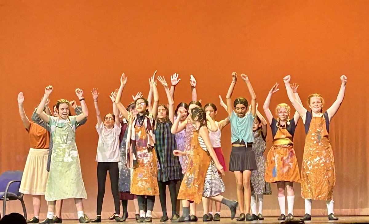 The stars are out tonight. What an amazing and inspiring performance of Anne Jr. Last show on Saturday at 1:00 pm and 4:00 pm. @APSArts