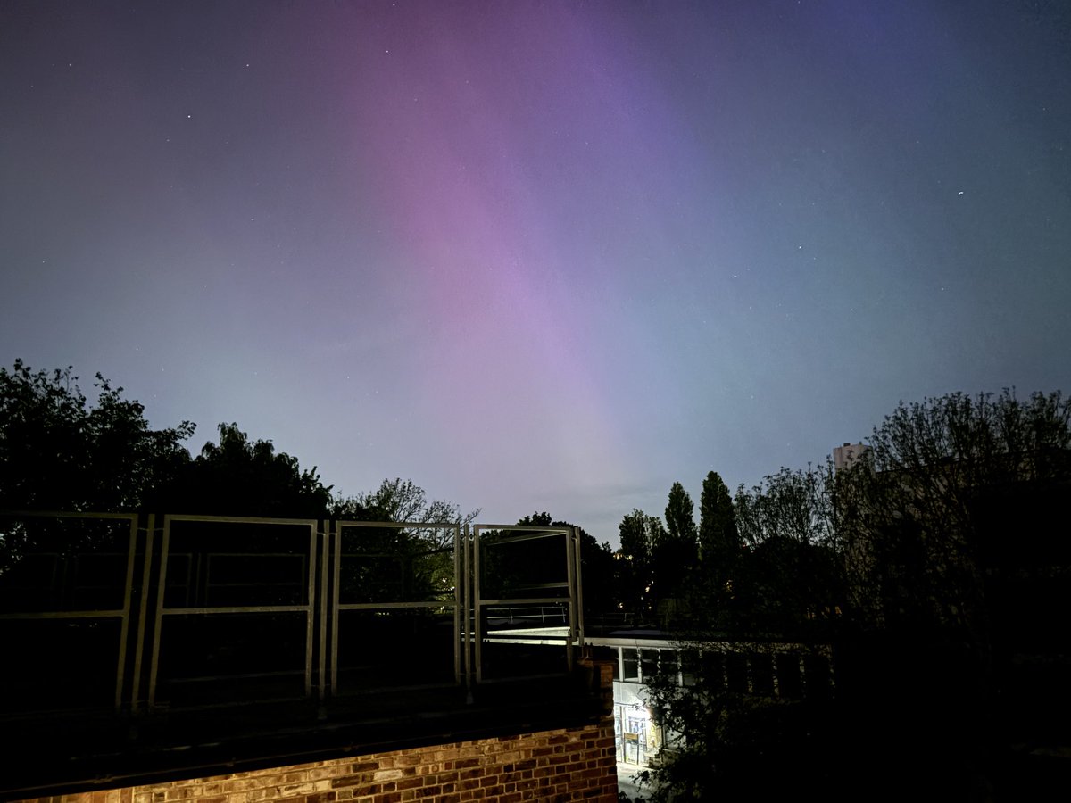 #Aurora in #London. Never seen that before!