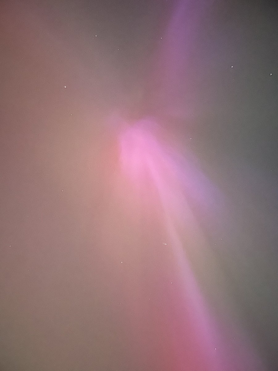 Loving the light show in Wakefield tonight. #aurora