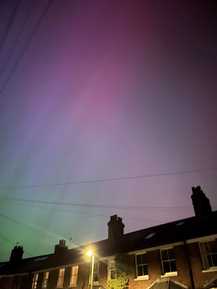 Stunning views of the Northern Lights over Oxford tonight. Feeling very lucky to see this.