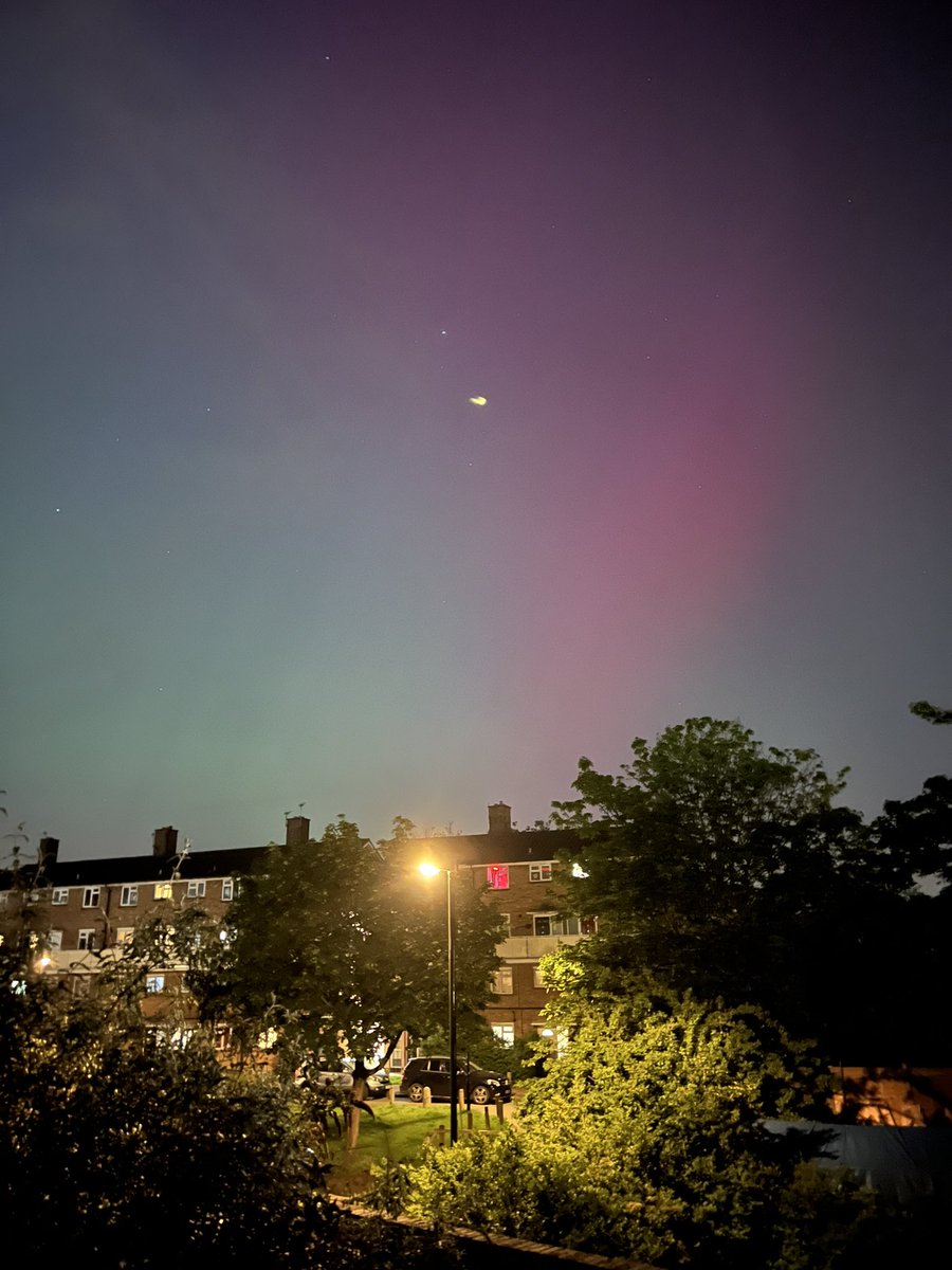 I really thought light pollution in south London would mean I didn’t see the aurora, but wow! If you’re still awake and in the UK, get outside!