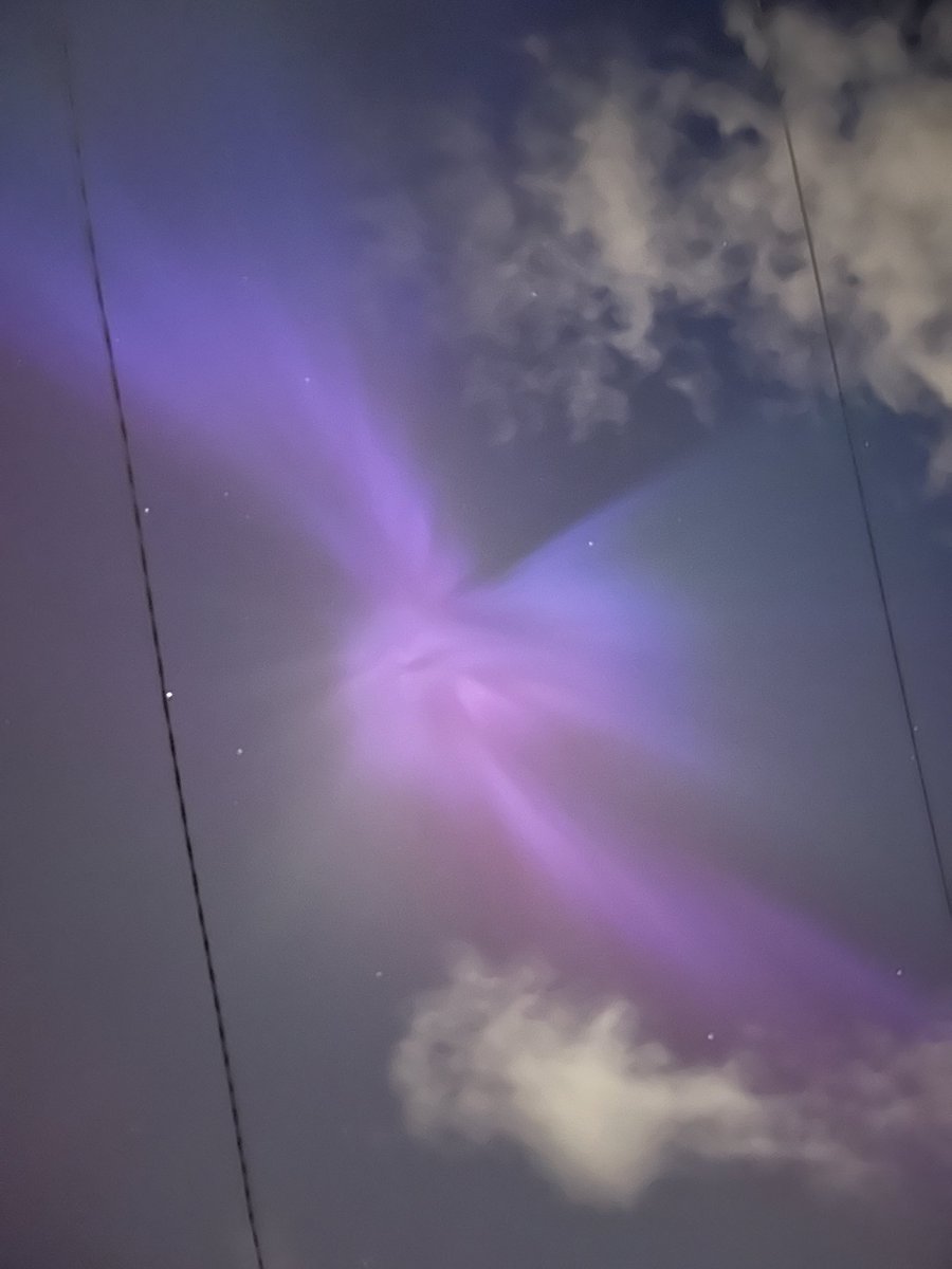 CatWeadick's tweet image. Amazing #NorthernLights over #Killester tonight!