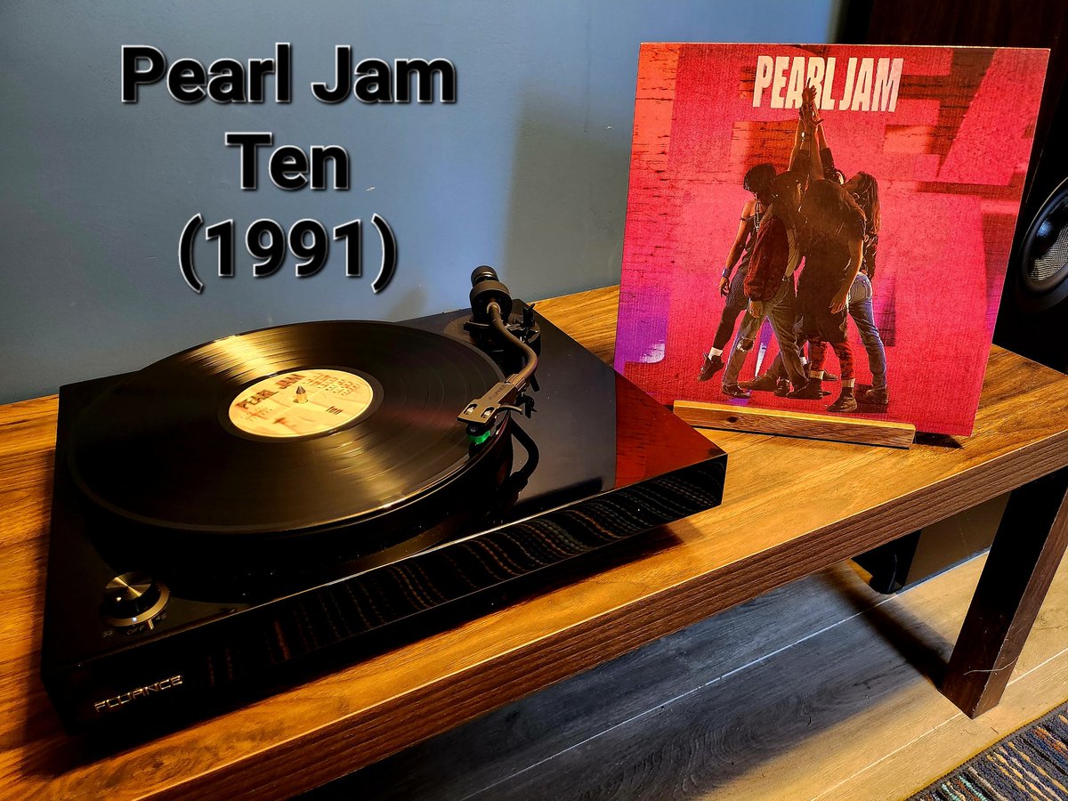 Next up... 🤘💿🎶

@PearlJam: Ten (1991: 2017 Reissue)

#vinyl #vinylcollection #vinylcollector #vinylcollectors #vinylrecord #vinylrecords #record #recordcollection #recordcollector #pearljam #ten #evenflow #jeremy #grunge #90sgrunge