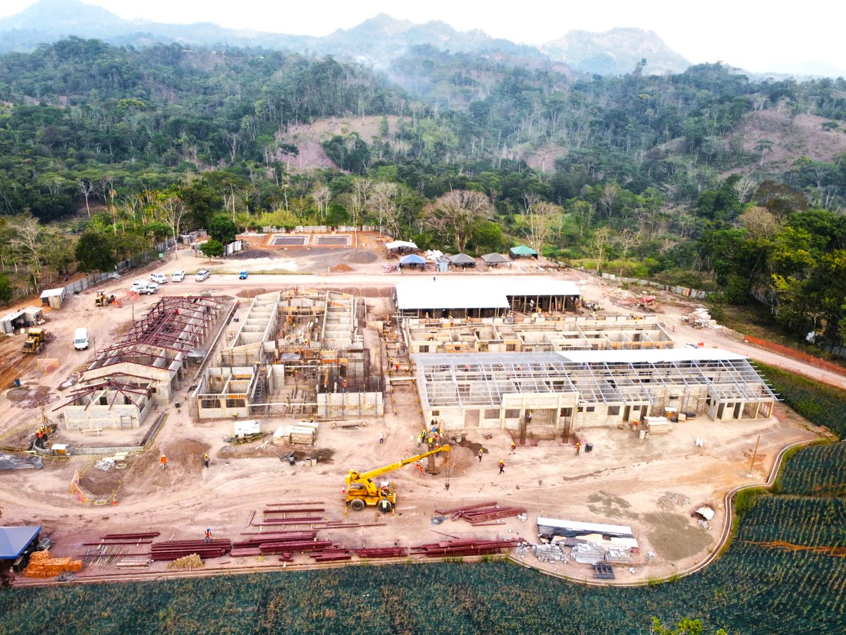 sí avanza la construcción del nuevo Hospital Primario Fidel Ventura en Waslala-Matagalpa. Con una extensión de 2,884 metros cuadrados. La inversión total es de 624.4 millones de córdobas, beneficiando a aproximadamente 76 mil personas en la región.