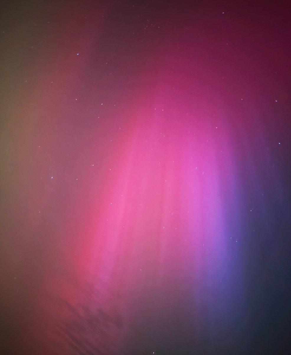 PloybCG's tweet photo. Wow! ✨🏴󠁧󠁢󠁷󠁬󠁳󠁿
#aurora 

@DerekTheWeather @Ruth_ITV @Sue_Charles @kelseyredmore @ChrisPage90 @behnazakhgar @SabrinaJayneLee @allyhumphreys @bbcweather @itvweather @S4Ctywydd https://t.co/S5Dh4njKXq