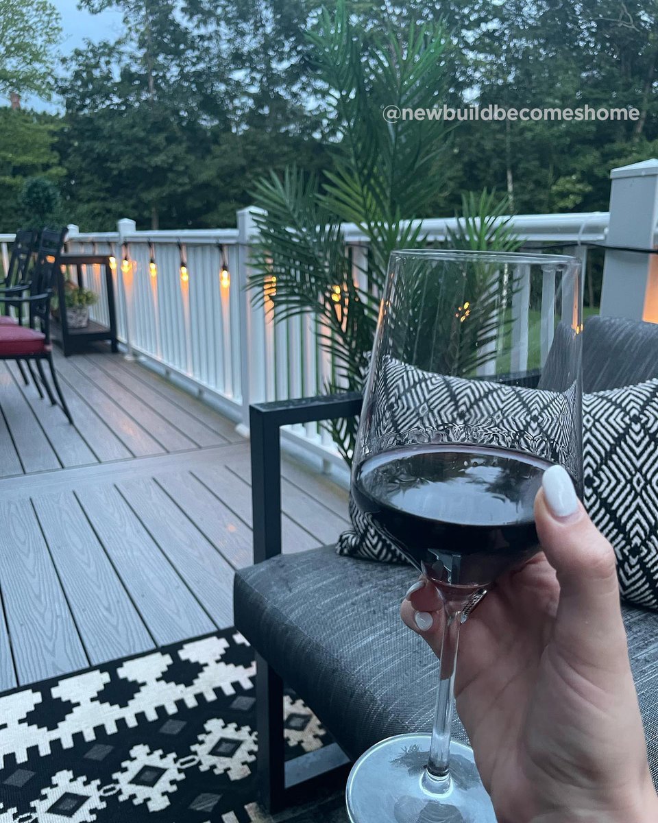 Chill out and soak in those summer night patio vibes! ☀️🌿 Cheers to a summer well spent!

enbrightenme.com/productsoutdoo…