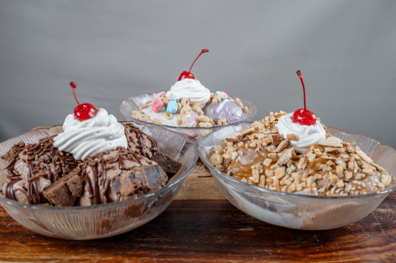 Help lead the team tasked with creating delightful food & beverage experiences for guests of the @Hersheypark Entertainment Complex as Sr. Area Manager, Concessions. 🍨 Check out this SWEET full-time job opportunity: bit.ly/44yDDYy #HersheyJobs #Hersheypark #HersheyPA