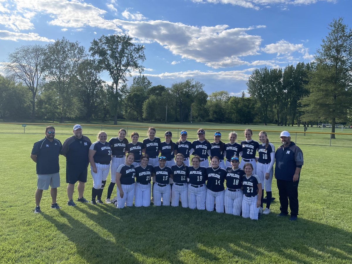 Lady Cats Win!  Sectional Champs! 🥎🐾