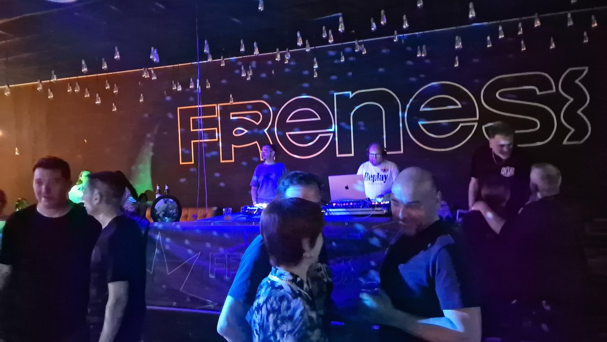 <a href="/eccleptic/">eccleptic-gifs</a> 2024 en Sala Frenesí , seessiioonaassaa de <a href="/maadraassoo/">Maadraassoo</a> a la 1:30AM, Gènric The Préssecs <a href="/bulbulsuperbul/">agustin arambul</a> @sabestian_laroom #FestivalEccleptic #DeesmaadraassooFestivalEccleptic #eccleptic #eccleptic2024 #vinaròs #vinaroz #genric #thepressecs #sabestian