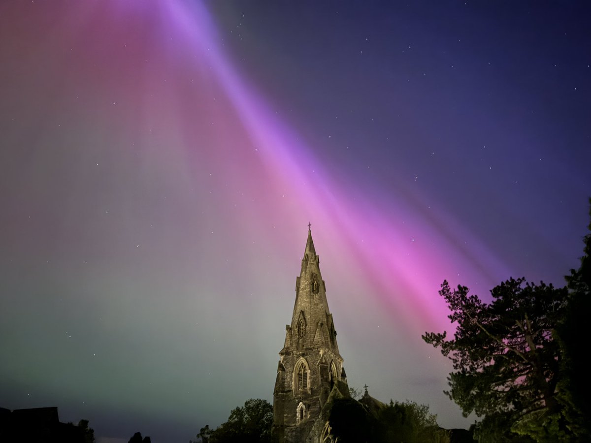 Northern Lights from Ambleside #Auroraborealis