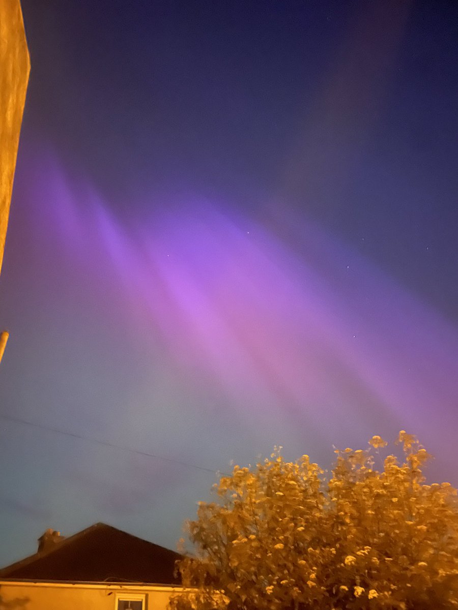 @paulfrewDUP I’m in Bangor just finished work- never seen the northern lights before 🤩 amazing!!!