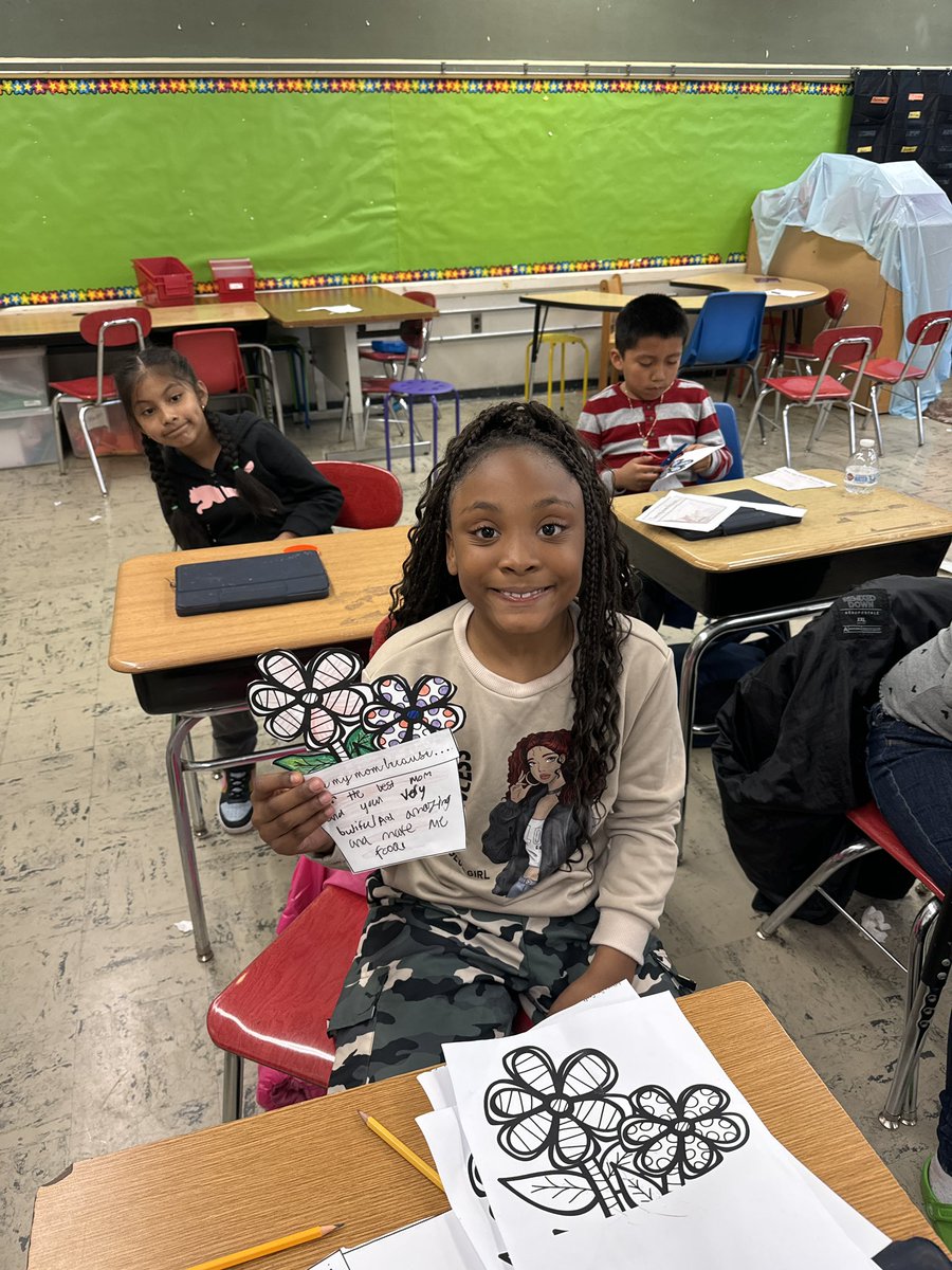 Excited to share a sneak peek of what my third graders have been up to!They're working hard on a special surprise for Mother's Day! Stay tuned for the big reveal! 
#MothersDay #SurpriseFromTheHeart #EvolvingEducation, #MUEdD, #MUSOE,@DrGeorge_MU @MUSOEleadership@monmouth.edu