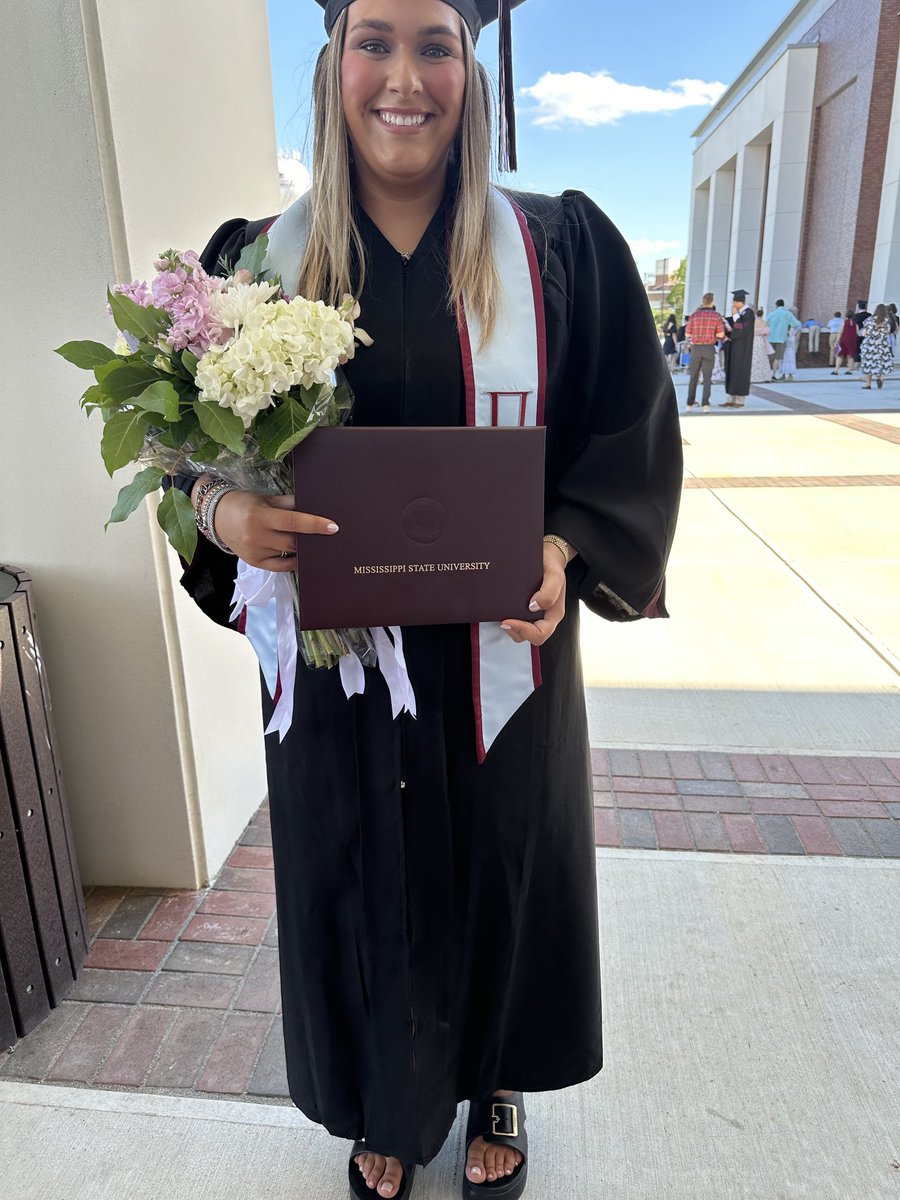 ScarbroughSkip's tweet image. Well Baby Girl crossed the finish line. Couldn’t be a happier Dad!! She accomplished one of her goals and on to many more!! Starts to work June 3!!!