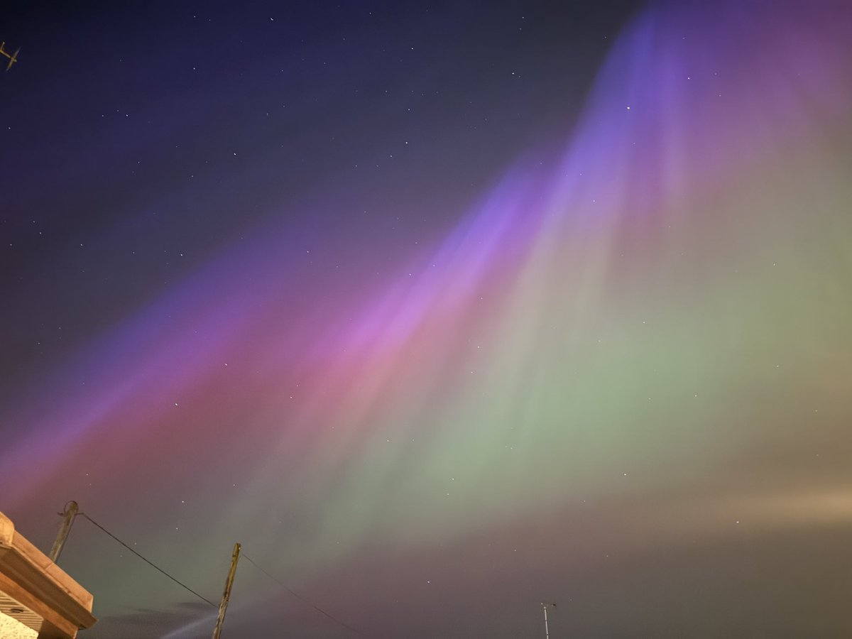 ButlersbridgeTT's tweet photo. The Northern lights in The Bridge 💜💚💙 https://t.co/VAvXfeBxNg