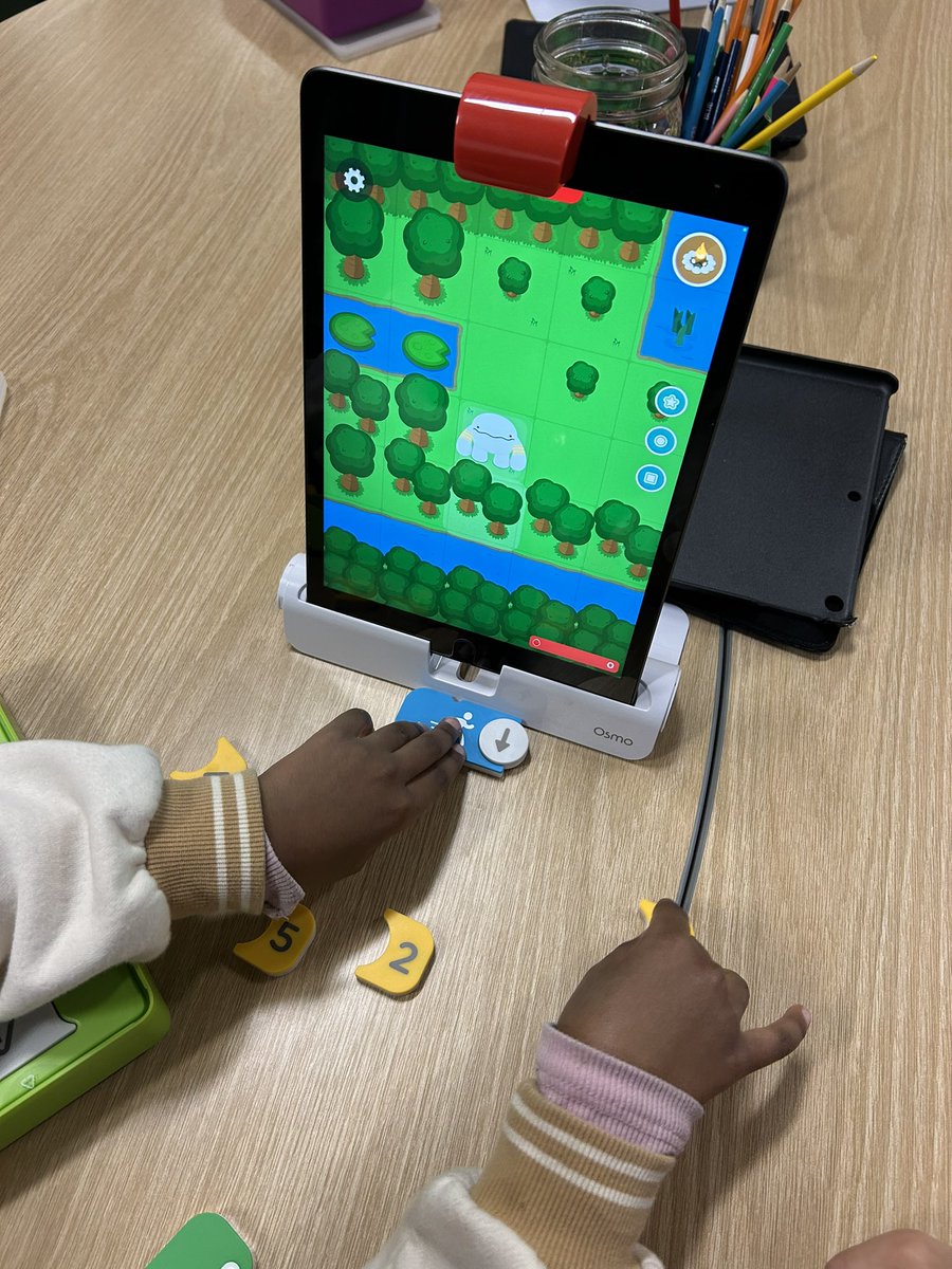 Had so much fun with one of our Gr 1/2 classes at @WestermanLearns doing some coding this afternoon with @PlayOsmo! The big question was when they could do this again!! #sd36tl #sd36learn