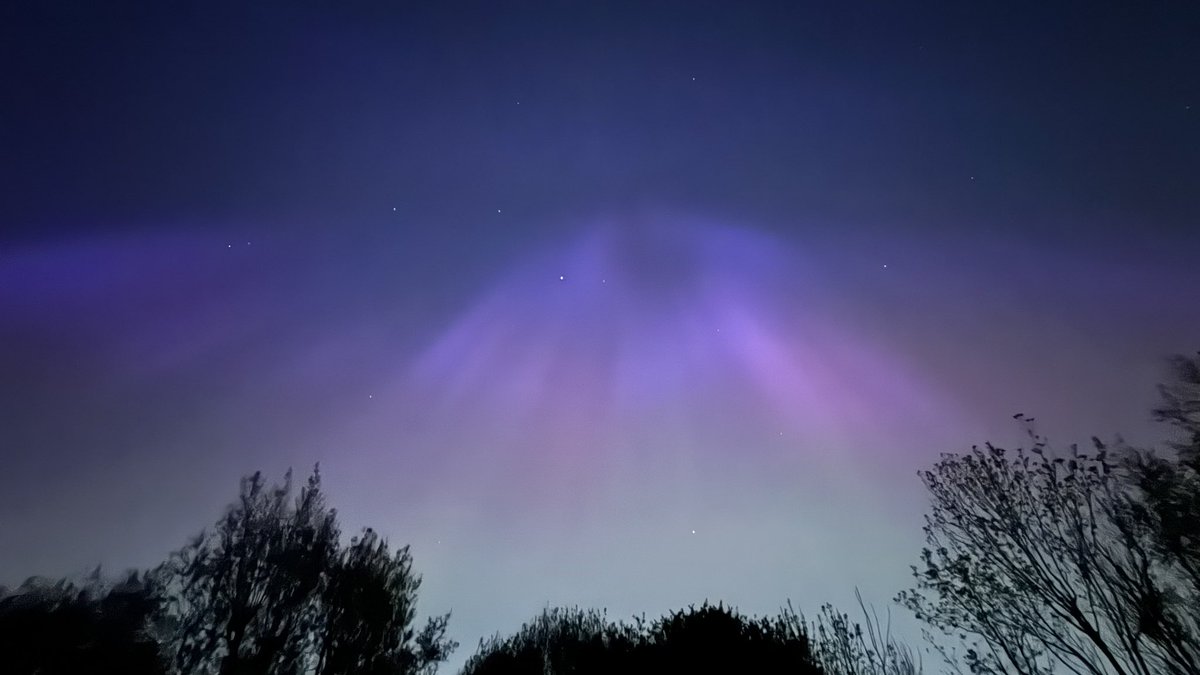 jon_ScreenBurn's tweet image. Skybox above Scotland right now is looking pretty epic - Aurora!