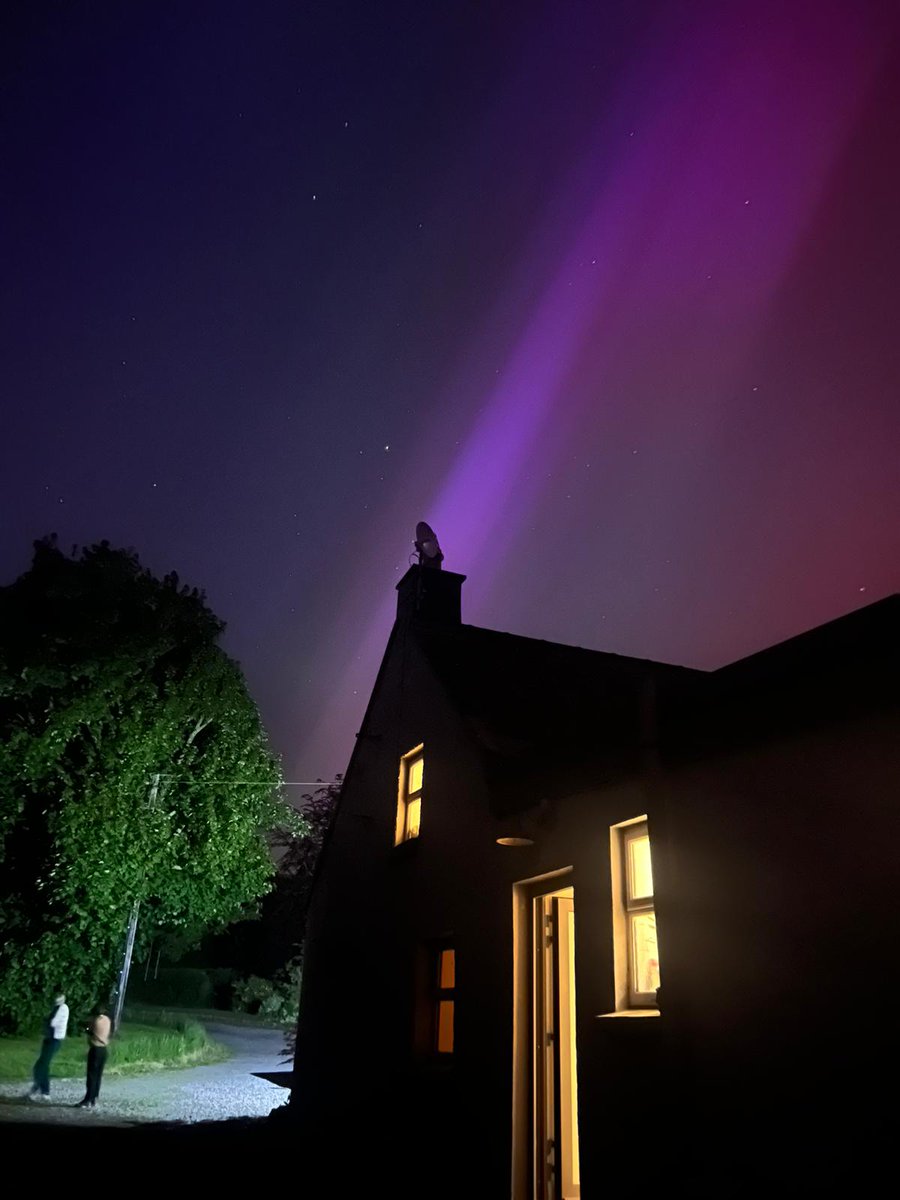 slavingjoe's tweet photo. Perfect night @CarlowWeather can cancel the trip to Iceland now.. https://t.co/uziqG0UIKv