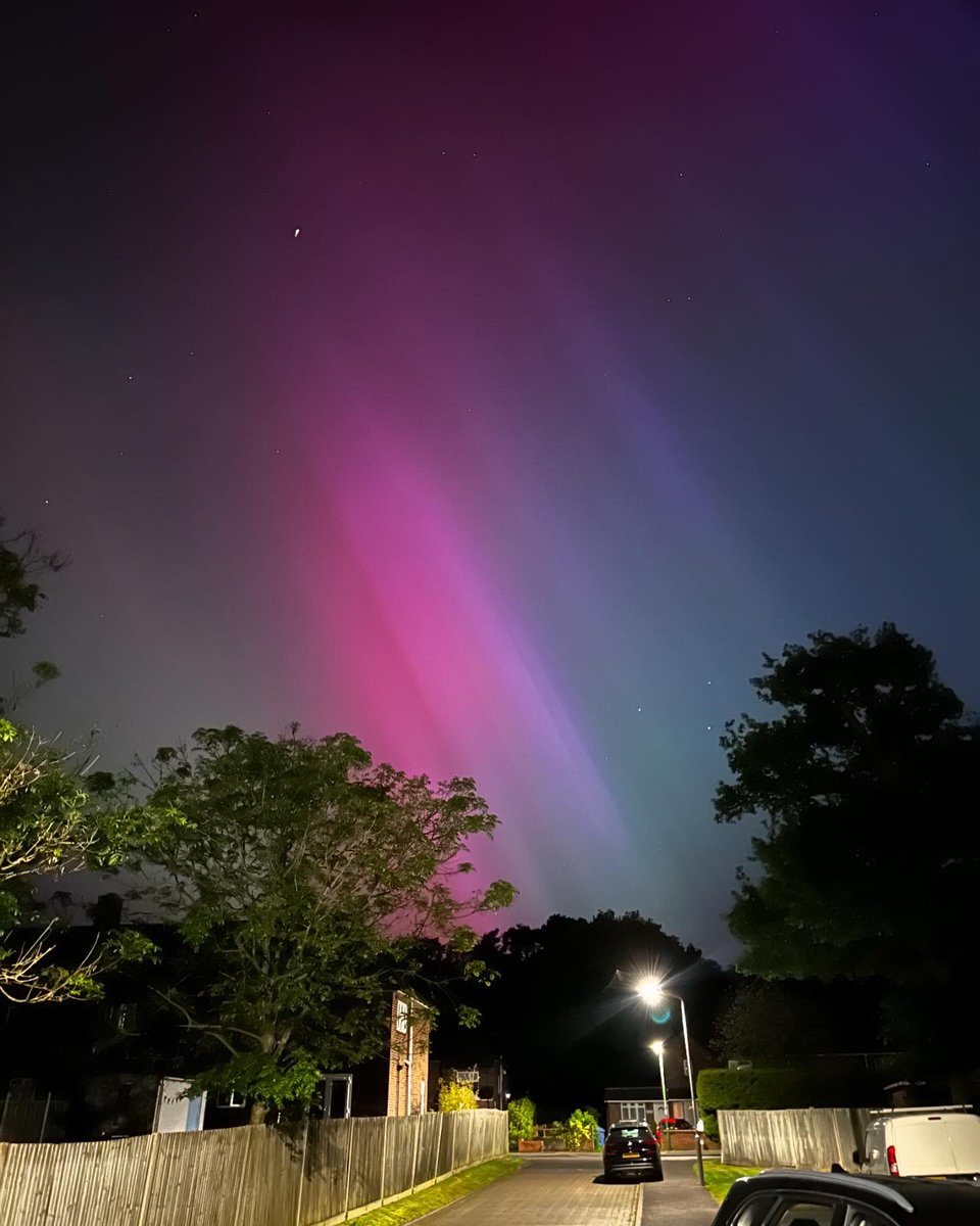 What a sky tonight 💫

#aurora #northernlights #sky #nightsky #ascot