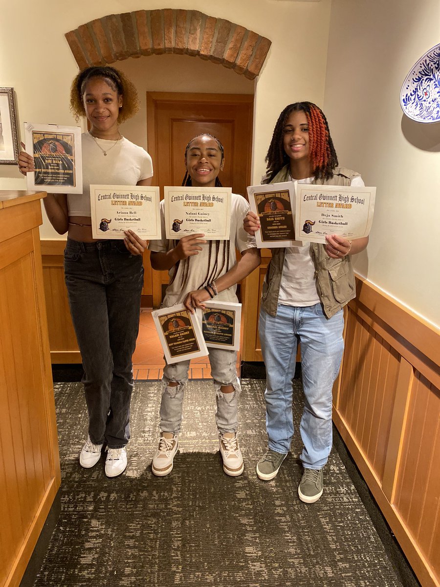 Congratulations to these amazing young ladies. 

Scholar athlete award: Nalani Gainey 
MVP: Nalani Gainey 
Defensive MVP: Ari Bell 
Coaches Choice: Daja Smith