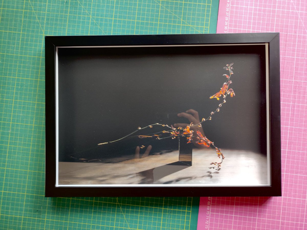 robotv's tweet image. Aquí, avisando q he actualizado y abierto mi dossier con t-shirts, fotografías y dibujos impresos. Perfecto para decorar locales comerciales o tu casita. Avísale a tu manchita.❤️ más info por dm