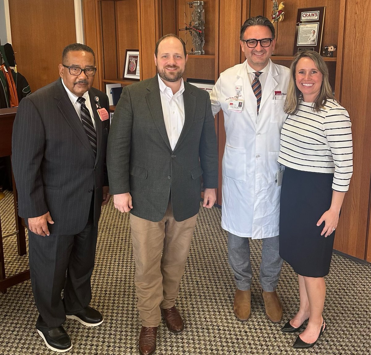 Thank you to @SenTedCruz District Director Kelly Waterman for visiting the Galveston Campus today. He toured our Galveston National Laboratory, the Health Education Center and Old Red, and we discussed UTMB’s vital role in contributing to the economic development of our region.