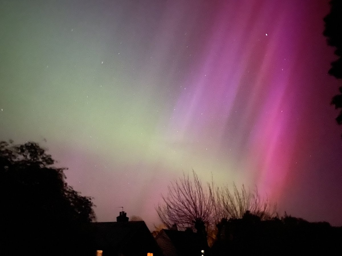 ALongDayOff's tweet photo. #aurora in bloody Sussex! https://t.co/wSZSYazV32