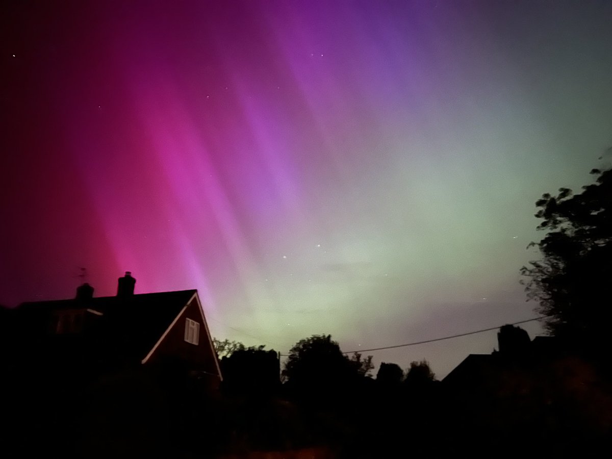So amazing! #aurora over Ashdown Forest, East Sussex
@Ashdown_Forest @bbcsoutheast @BBCSussex @itvmeridian @SkyNews @metoffice