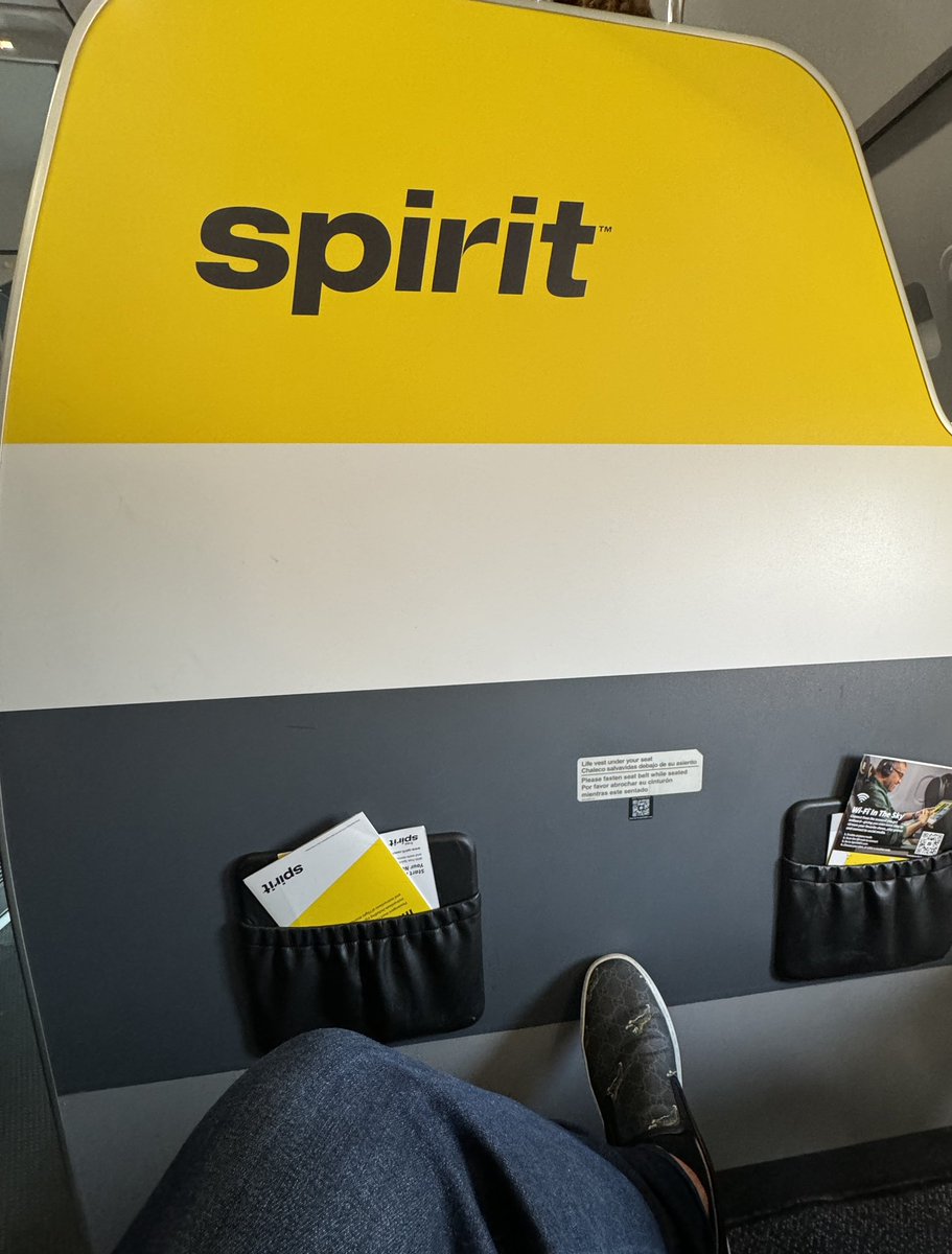 Short hop from @flytpa to @fllairport on @spiritairlines this evening #TPA #FLL #quickhop #thebulkheadseat