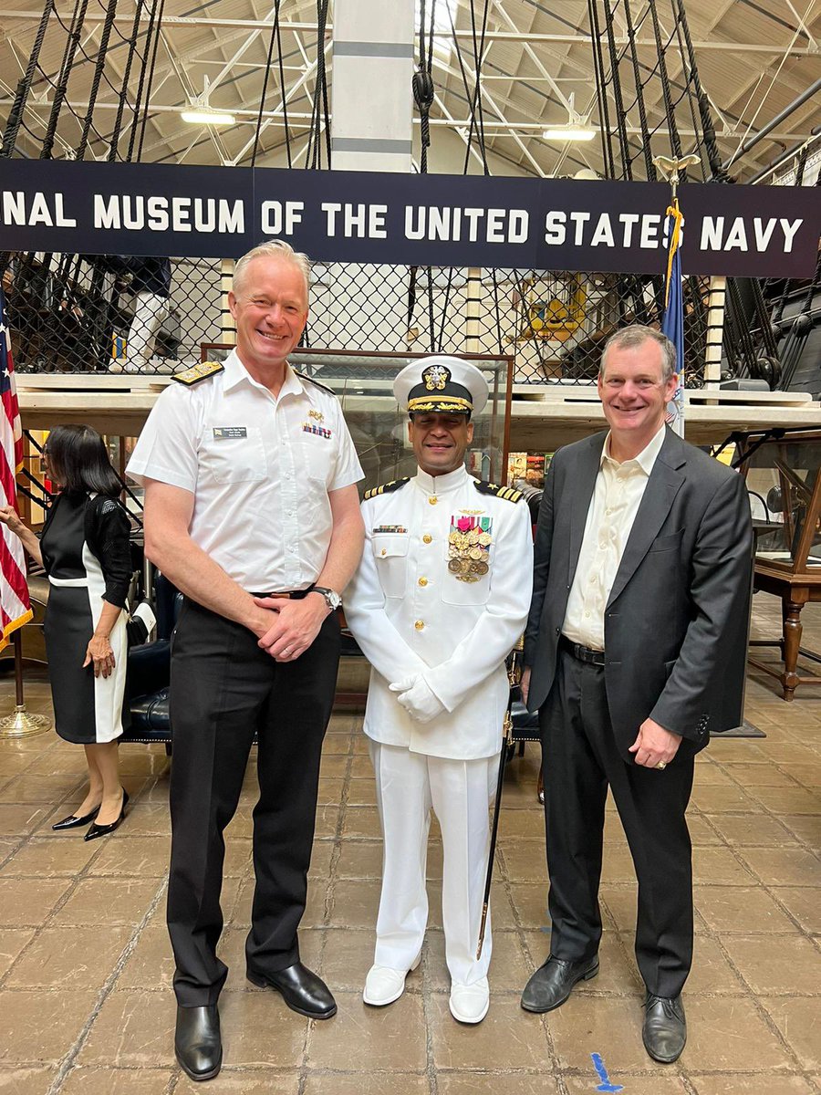 Congratulations Commander Danny Garcia @USNavy on quite a remarkable career. Thanks for sharing all the stories and in particular of the @NavalAcademy Cardigan 😉. A pleasure to work with you. Keep climbing those mountains 👊 🇬🇧 🤝 🇺🇸 #StrongerTogerther @2Cheeseman