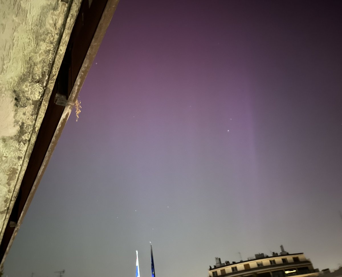Pierre CHOLLET (@pierrechollet22) on Twitter photo Aurora Borealis in downtown Paris 🙀 Aurora Borealis in downtown Paris 🙀
