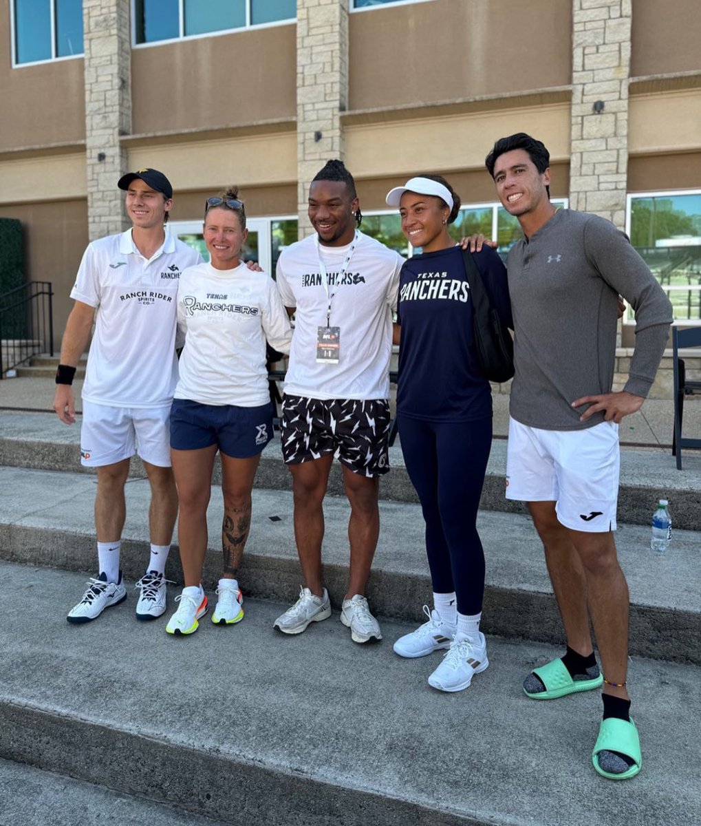 Cory_Mose's tweet image. Part-owner Bijan Robinson showed up to support Austin’s major league pickleball team @RanchersPB 

The squad competed in Atlanta today 
#HookEm | #Texas | #RideTall