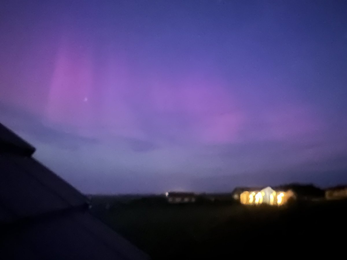 Amazing pink Aurora tonight.