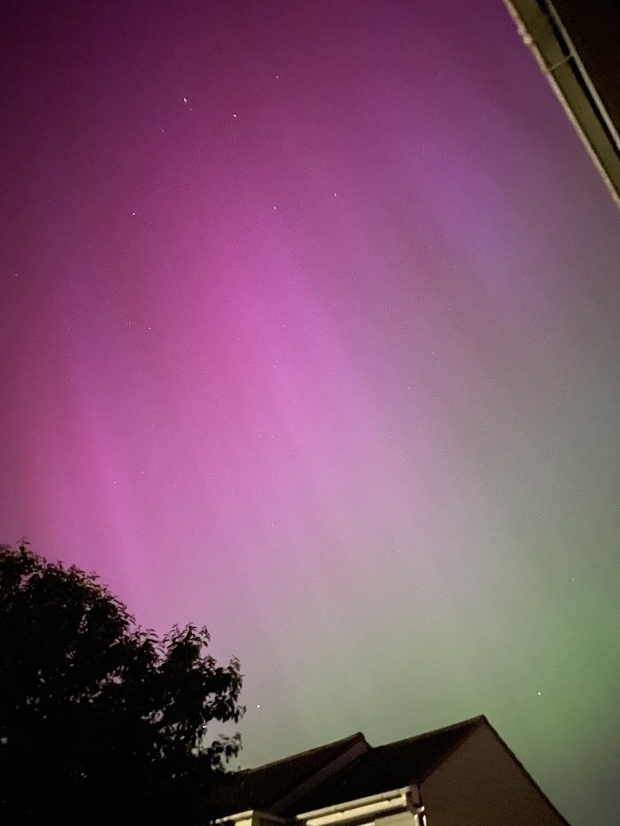 Oh my days Chelmsford right now at my back door. #aurora incredible