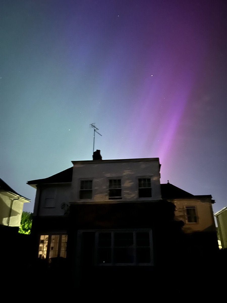 Amazing Northern Lights in London!!#aurora