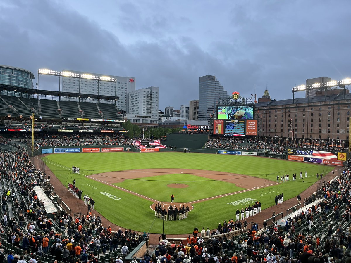 Rain earlier? No problem. The @Orioles are ready to go! Long homestand opens tonight against the DBacks. Join me and @MelanieLynneN tonight on @98Rock @wbalradio and the Orioles Radio Network!